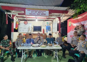 Cooling System Dirbinmas Polda Metro Jaya Silaturahmi Dengan Tokoh Masyarakat di Pos Kamling Cimanggis