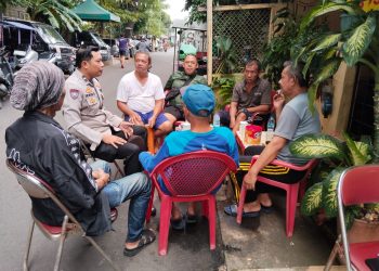 Sambang Dialogis Dan Silaturahmi, Bhabinkamtibmas Ingatkan Warganya Saling Jaga Toleransi