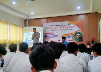 Seminar Bina Pribadi Islam di SMA Alfityan Oleh Kanit Binmas Polsek Kelapa Dua