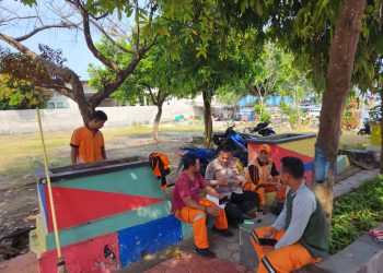 Bripka Marwansyah Terus Membangun Hubungan Baik antara Polisi dan Masyarakat Pasca Pemilu 2024 di Pulau Pramuka