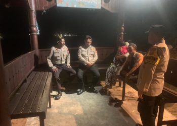 Polsek Kepulauan Seribu Utara Gelar Patroli Malam Dialogis di Pulau Harapan untuk Antisipasi Gangguan Kamtibmas Pasca Pemilu 2024