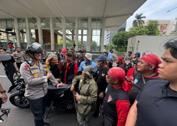 Kapolda Metro Jaya Turun Langsung Kelapangan, Memantau Hari Buruh Nasional