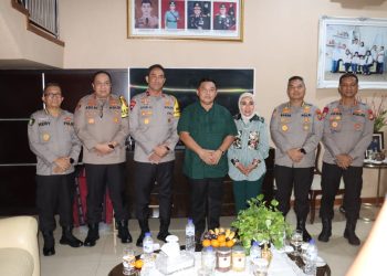 Kapolres Metro Jakarta Selatan Mendampingi Wakapolda dalam Kegiatan Anjangsana Mantan Kapolda Sulselbar Irjen Pol (PURN) Drs. Mudji Waluyo