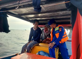 Patroli Satpolairud Polres Kepulauan Seribu Berikan Himbauan Keselamatan dan Antisipasi Kejahatan di Perairan