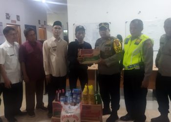 Polres Metro Depok Memberikan Bantuan Sembako kepada Keluarga Tidak Mampu di Bojonggede