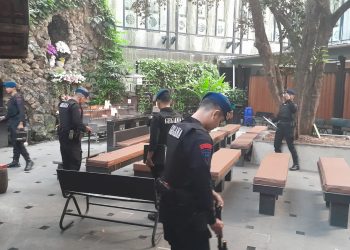 Kenaikan Isa Al Masih Kapolsek Sawah Besar Menurunkan Unit Jibom Gegana dan K9 di Gereja Katedral
