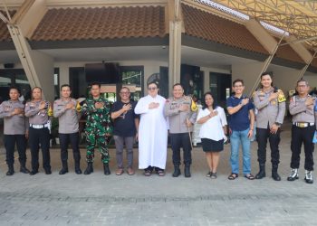 Kapolres Tangerang Selatan Pantau Langsung Kegiatan Ibadah Gereja