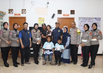 Jalin Kepedulian Sesama, Polres Metro Depok Berbagi Kepada Ananda Gibran