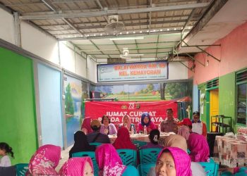 Bhabinkamtibmas Kelurahan Kemayoran Melaksanakan Kegiatan Jumat Curhat di Balai Warga RW. 09