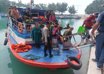 Polres Kepulauan Seribu Siapkan Pengamanan Kedatangan dan Keberangkatan Wisatawan di Dermaga-dermaga