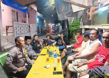 Bhabinkamtibmas Aiptu Turyono Ajak Warga Kedoya Utara Waspada Curanmor dan Penipuan