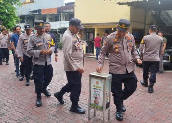 Polsek Tambora Sisihkan Rezeki, Salurkan Kebahagiaan kepada Anak Yatim Piatu
