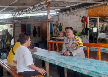 Bhabinkamtibmas Pulau Pari Sambangi Warga untuk Peningkatan Kamtibmas Pasca Pemilu 2024