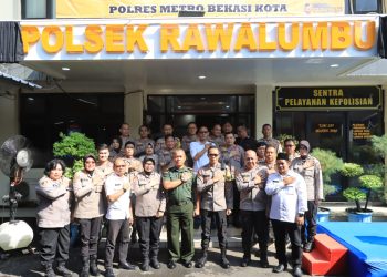 Waka Polrestro Bekasi Kota Resmikan Perubahan 2 Polsek Di Jajaran Polres Metro Bekasi Kota