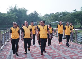 Gelar Olahraga Bersama di Meikarta: Kapolres Metro Bekasi Tekankan Personel Jaga Kebugaran