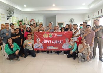 Kapolsek Metro Kebayoran Baru Monitoring Giat Jumat Curhat Call Center 110 di Sekretariat RW 10, Kelurahan Gandaria Utara