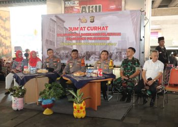 Jum’at Curhat Kapolres Metro Jakarta Pusat Bersama Warga Di Lobby Blok A Pasar Tanah Abang