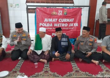 Jumat Curhat Kapolsek Pesanggrahan di Masjid Al Barokah Petukangan Utara: Antisipasi Curanmor dan Tawuran