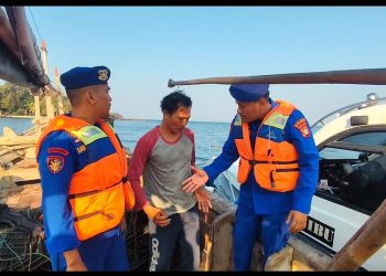 Patroli Satpolairud Polres Kepulauan Seribu Berikan Himbauan Keselamatan dan Antisipasi Kejahatan di Laut