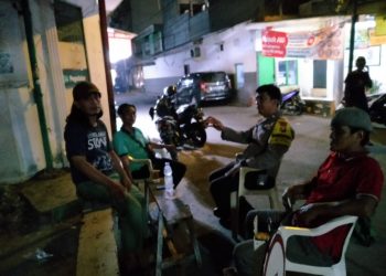 Bhabinkamtibmas Kelurahan Tamansari Aiptu A. Budiono Sambang Linmas di RW 06 Antisipasi Gangguan Kamtibmas