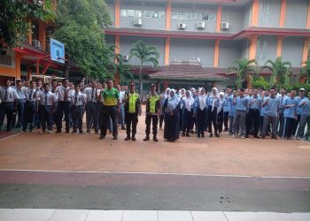 Wakapolsek Cempaka Putih Pimpin Giat “Police Goes To School”