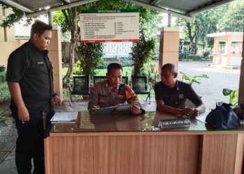 Bhabinkamtibmas Polsek Pondok Aren Sambang ke SMA Pembangunan Jaya