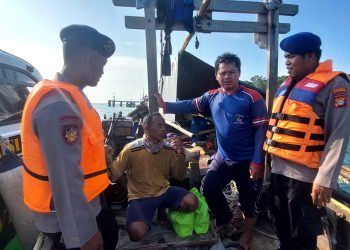 Patroli Satpolairud Polres Kepulauan Seribu Berikan Himbauan Keselamatan dan Antisipasi Kejahatan di Laut
