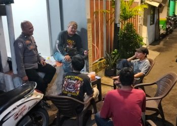 Lebih Dekat Dengan Masyarakat, Bhabinkamtibmas Kelurahan Ragunan Kunjungi Warga