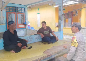Bripka Amirulloh Maliki Sambangi Tokoh Masyarakat Pulau Sabira untuk Tingkatkan Kamtibmas