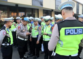 Apel Pengecekan Sikap Tampang, Kelengkapan Surat Identitas, serta Pemeriksaan Aplikasi Judol Di Handphone Personel Polres Metro Depok