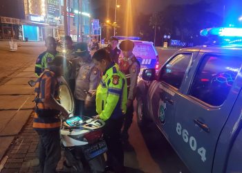 Polsek Kelapa Dua Laksanakan Giat Ops Cipkon Antisipasi Kejahatan Malam Hari