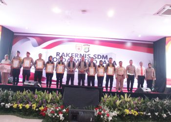 Polres Metro Jakarta Barat Raih Penghargaan Satwil Terbaik untuk Penulisan Karya Perorangan di Rakernis SDM Polda Metro Jaya