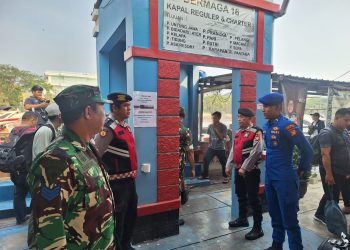 Sinergi Polres Kepulauan Seribu dan TNI dalam Pengamanan Wisatawan di Dermaga Marina Ancol