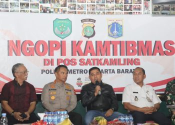 Ngopi Kamtibmas Di Pos Satkamling, Kapolda Metro Jaya Dengar Aspirasi Warga Tomang