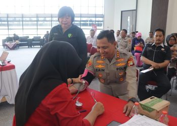 Polres Metro Tangerang Kota Donor Darah Sambut Hari Bhayangkara ke-78