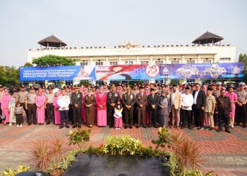 Kapolres Metro Bekasi Pimpin Upacara Hari Bhayangkara Ke-78 dan Korp Raport Kenaikan Pangkat Personil