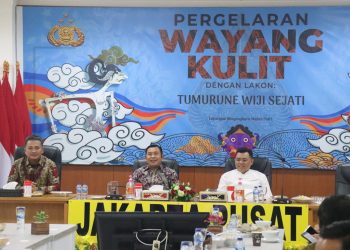 Kapolres Metro Jakarta Pusat Nobar Pagelaran Wayang Kulit Dengan Lakon “Tumurune Wiji Sejati”