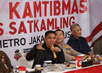 Kapolda Metro Jaya “Ngopi Kamtibmas” di Pos Satkamling RW 05 Harapan Mulya Kemayoran Jakpus