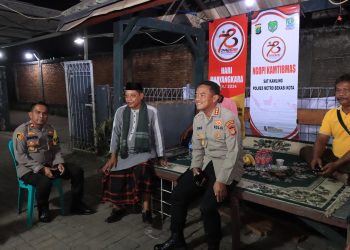 Kapolres Metro Bekasi Kota Ngopi Bareng Warga RW 03 Jaka Sampurna, Bahas Kamtibmas dan Berikan Solusi