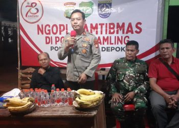 Ngopi Kamtibmas Polsek Beji di Pos Kamling RW 02 Kelurahan Beji Timur