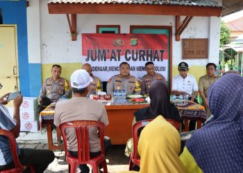 Kapolres Kepulauan Seribu AKBP Ajie Lukman Hidayat Gelar Jumat Curhat di Pulau Panggang