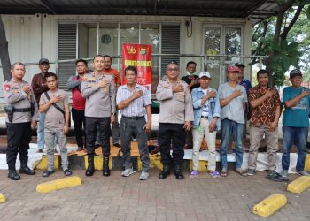 Polres Pelabuhan Tanjung Priok Laksanakan Jumat Curhat Bersama Komunitas Sopir di Pelni