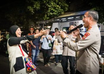 Kapolres Metro Jaktim Ngopi Kamtibmas bersama 4 Pilar di Satkamling RW 08 Palmeriam