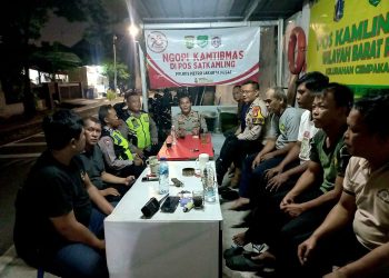Polsek Cempaka Putih Ngopi Kamtibmas Di Pos Satkamling