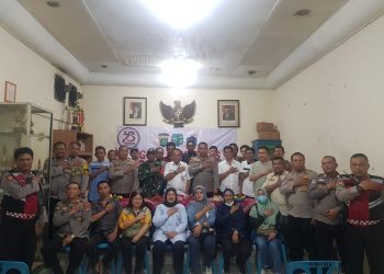 Polsek Pademangan Ngopi Kamtibmas Bersama Warga di Kantor RW 08 Kelurahan Pademangan Timur