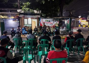Ngopi Kamtibmas dengan Warga Kebon Pala, Kapolsek Makasar Sampaikan Pesan Kamtibmas