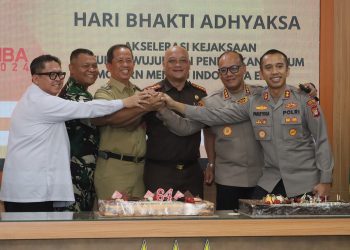 Kapolres dan Forkopimko Jakut Beri Surprise Hari Bakti Adhyaksa ke-64 di Kejari