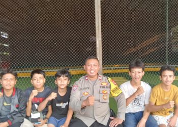 Bhabinkamtibmas Desa Bojongkamal Beri Penyuluhan kepada Anak-Anak Usia Dini