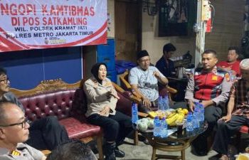 Ngopi Kamtibmas dengan Warga Balekembang, Kapolsek Kramatjati Bahas Pencegahan Tawuran