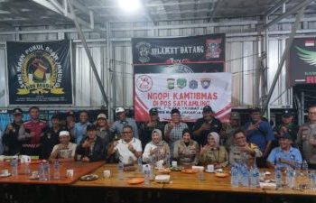 Kapolsek Kramatjati Ngopi Kamtibmas dengan Warga Tengah, Bahas Penguatan Siskamling 